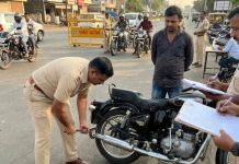 फलटण पोलिसांचा ‘मोकाट’ बुलेटस्वारांना दणका; १० दिवसांत २०७ केसेस, दीड लाखांहून अधिक दंड वसूल!.